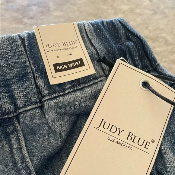 Judy Blue Medium Wash Wide Legged Relaxed  Drawstring Denim with Gold-Tip Cords - Picture 2 of 16